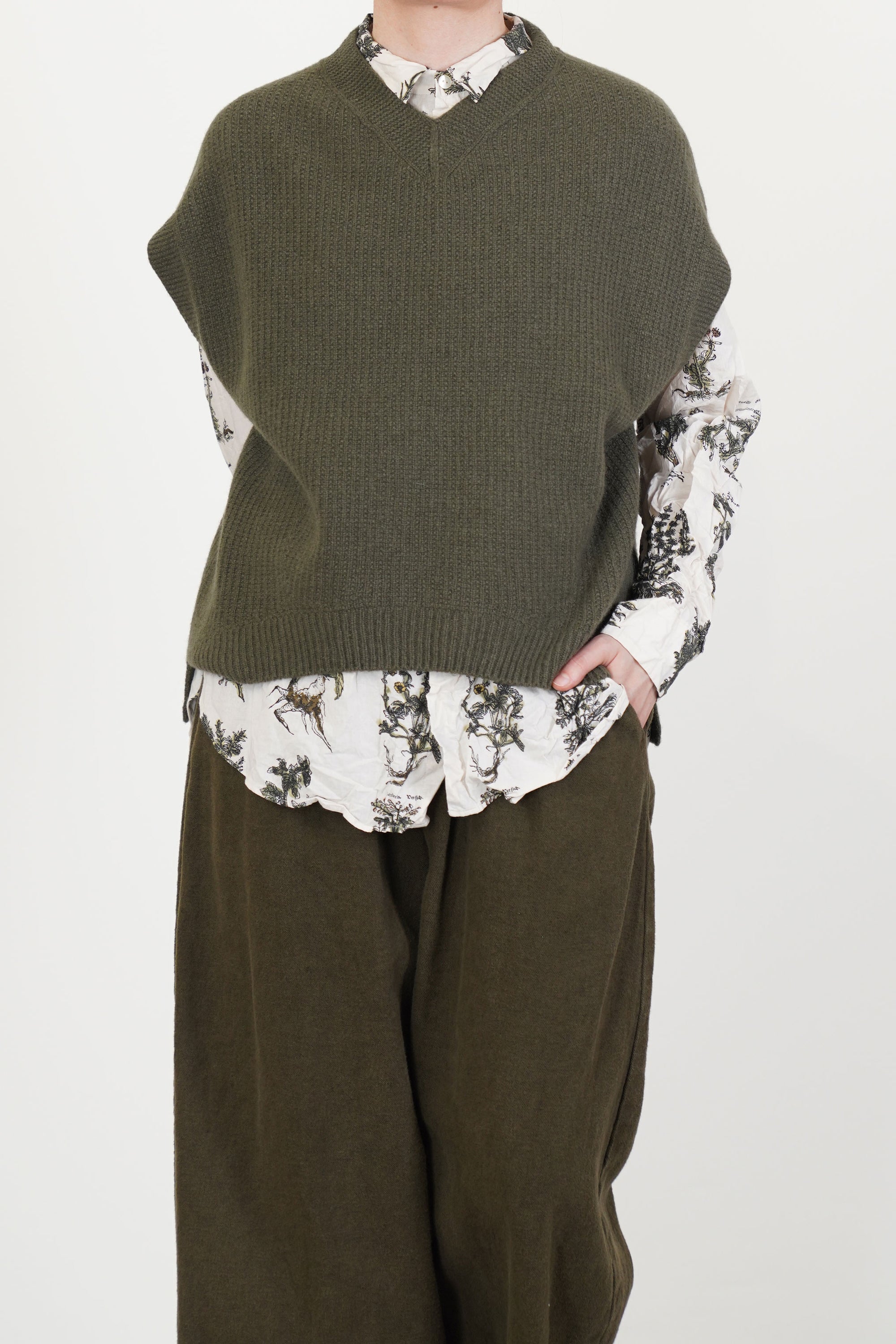sleeveless vest wool cashmere khaki