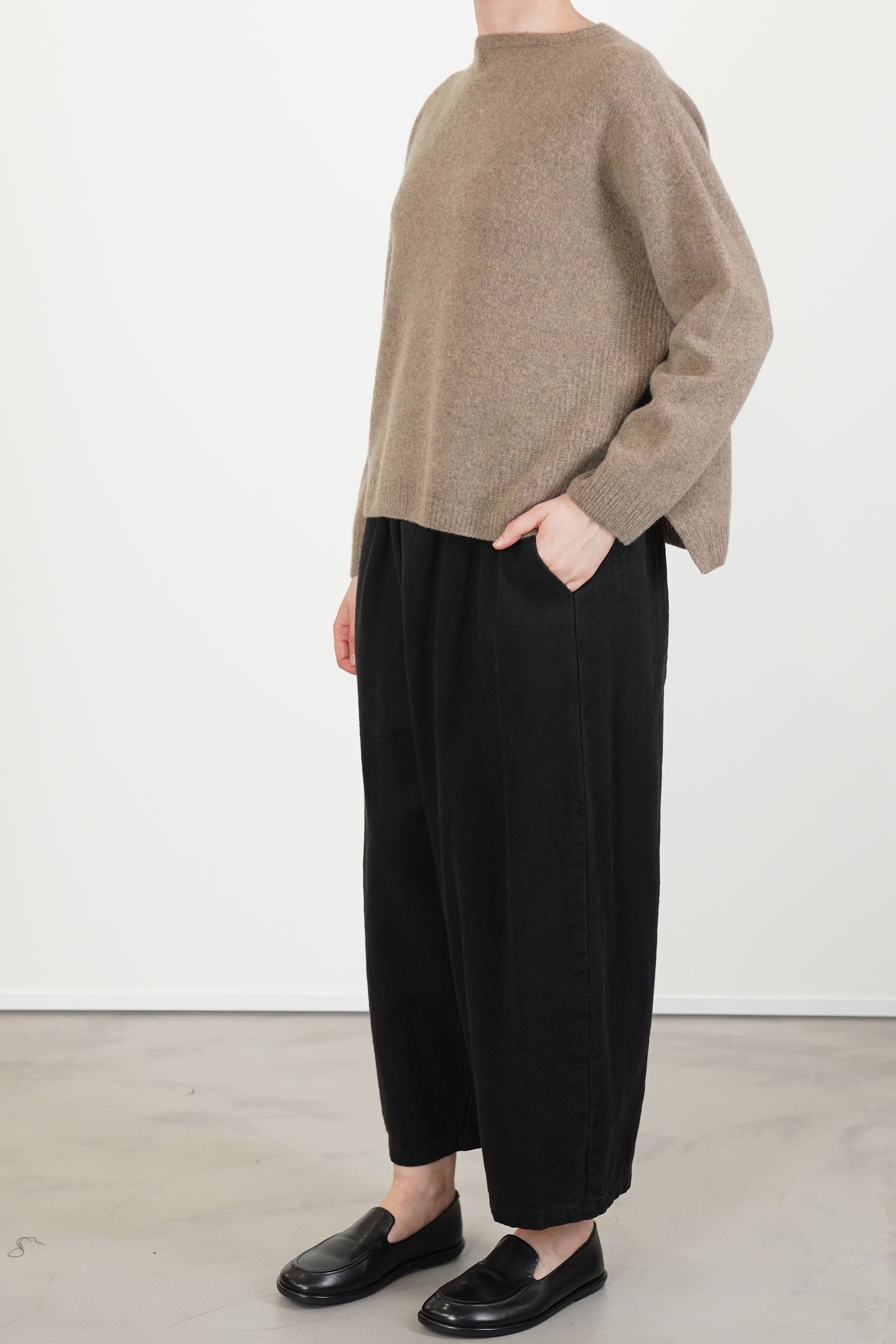square shape pullover wool brown