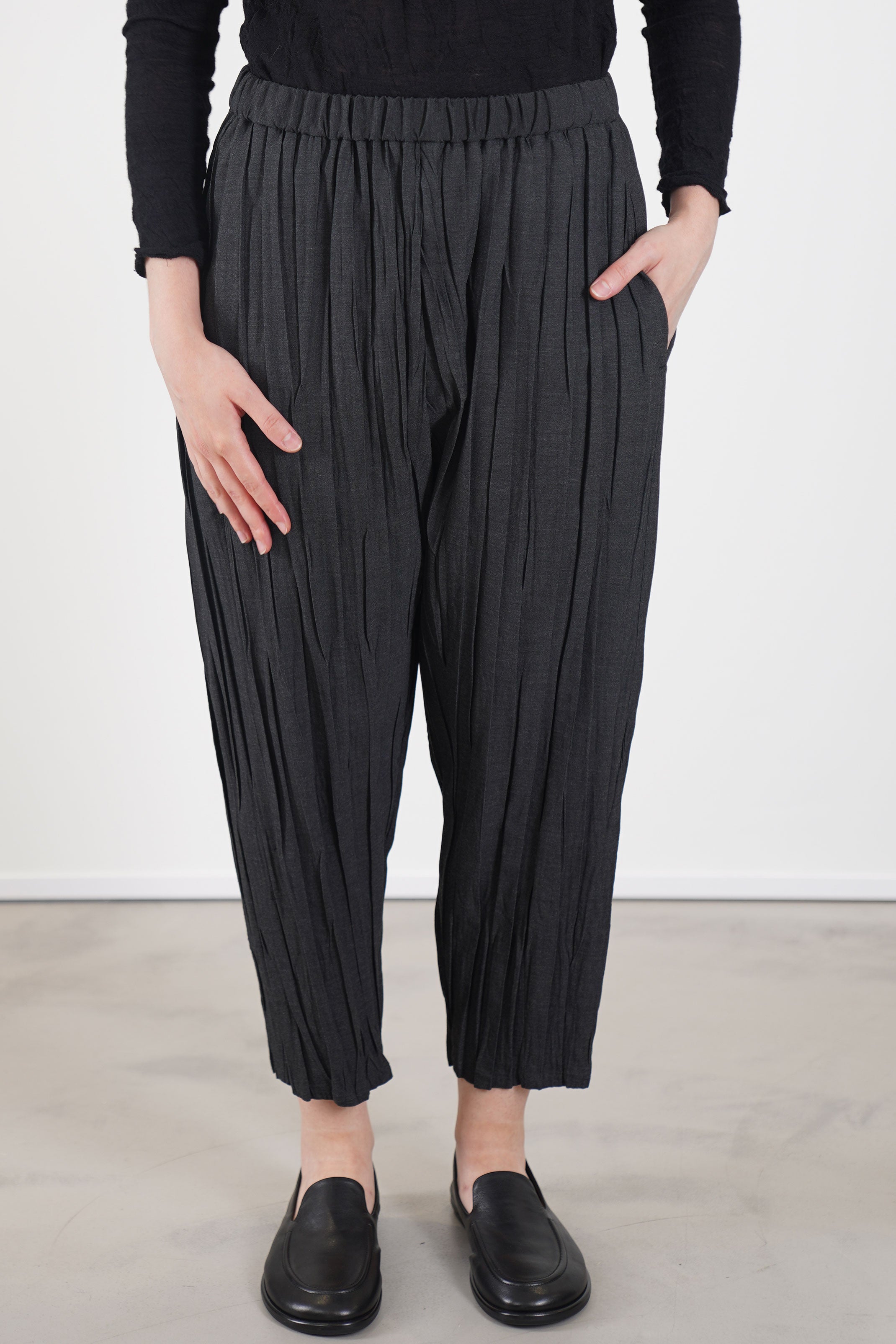 stretch pleated pants charcoal