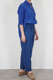 model wearing pas de calais striped cropped pants linen indigo 