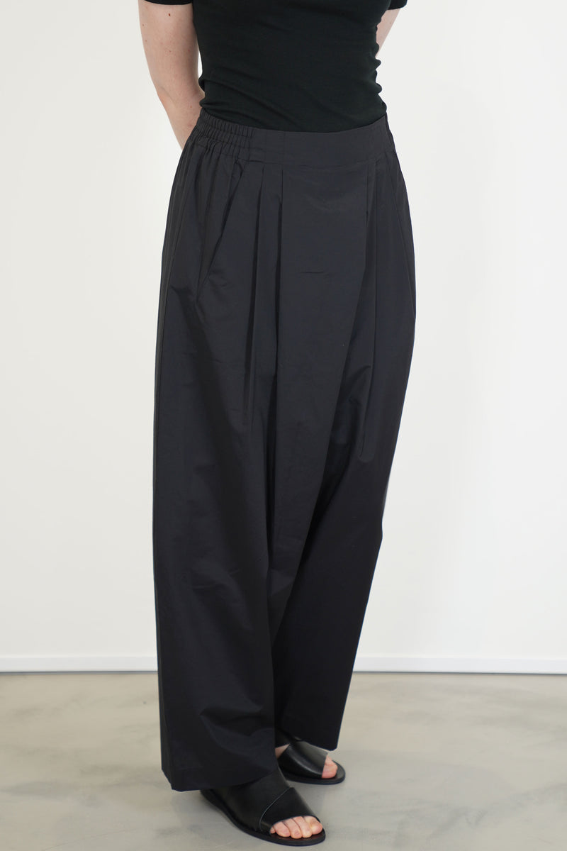 typewriter tucked pants black