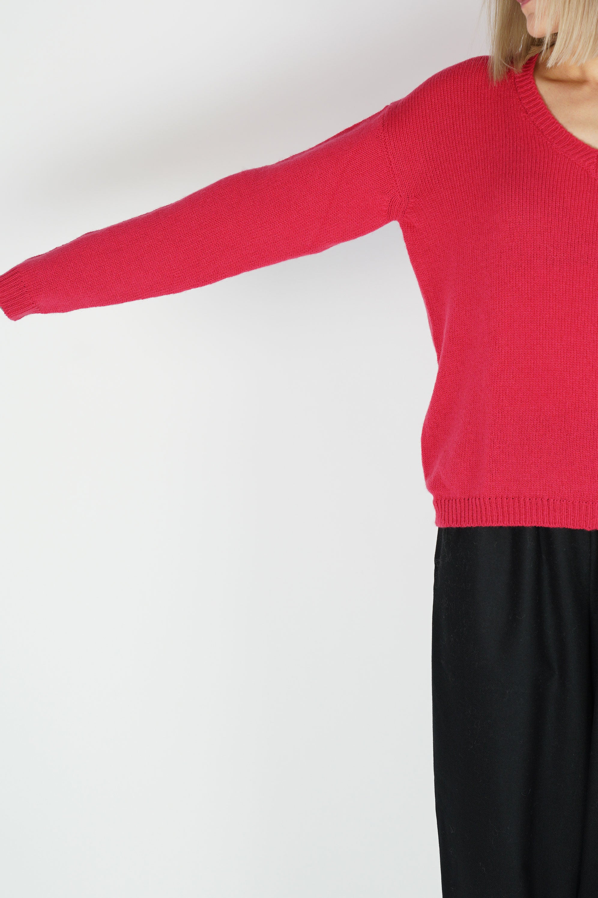 cashmere v-neck sweater kiss