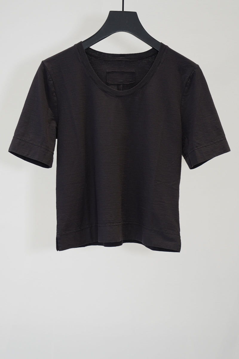 cropped t-shirt mud