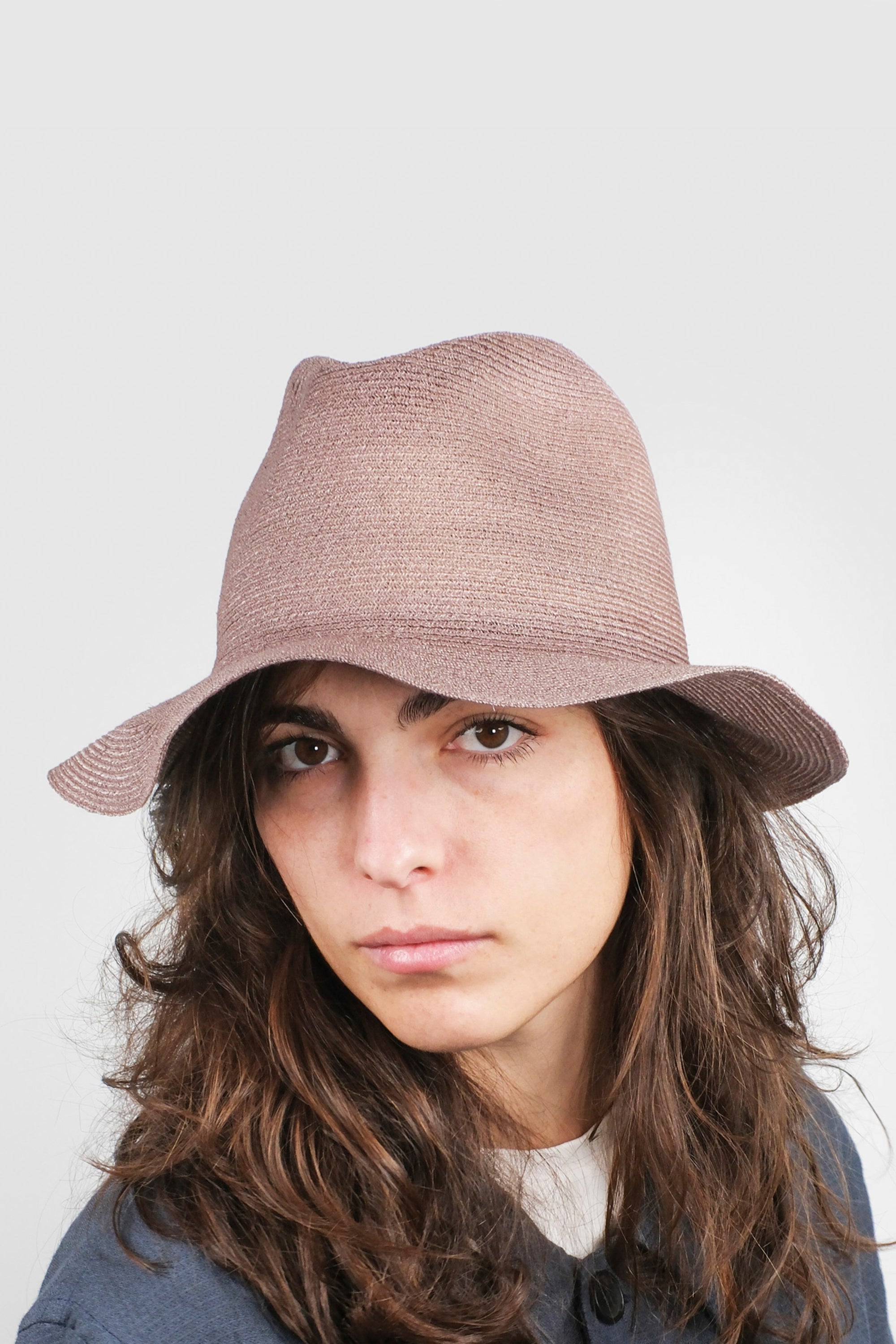 alba hat vino