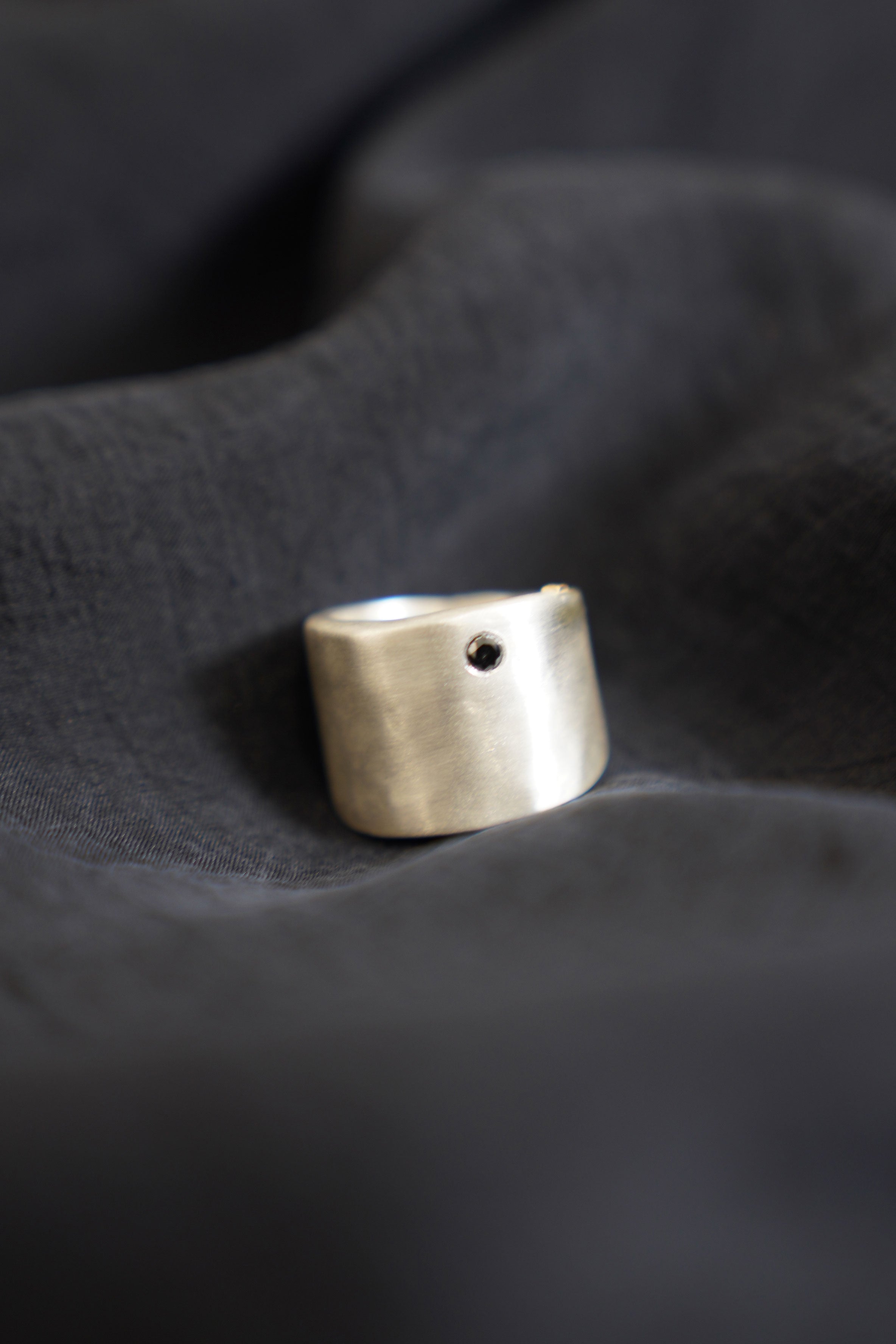 miva silver ring black diamond