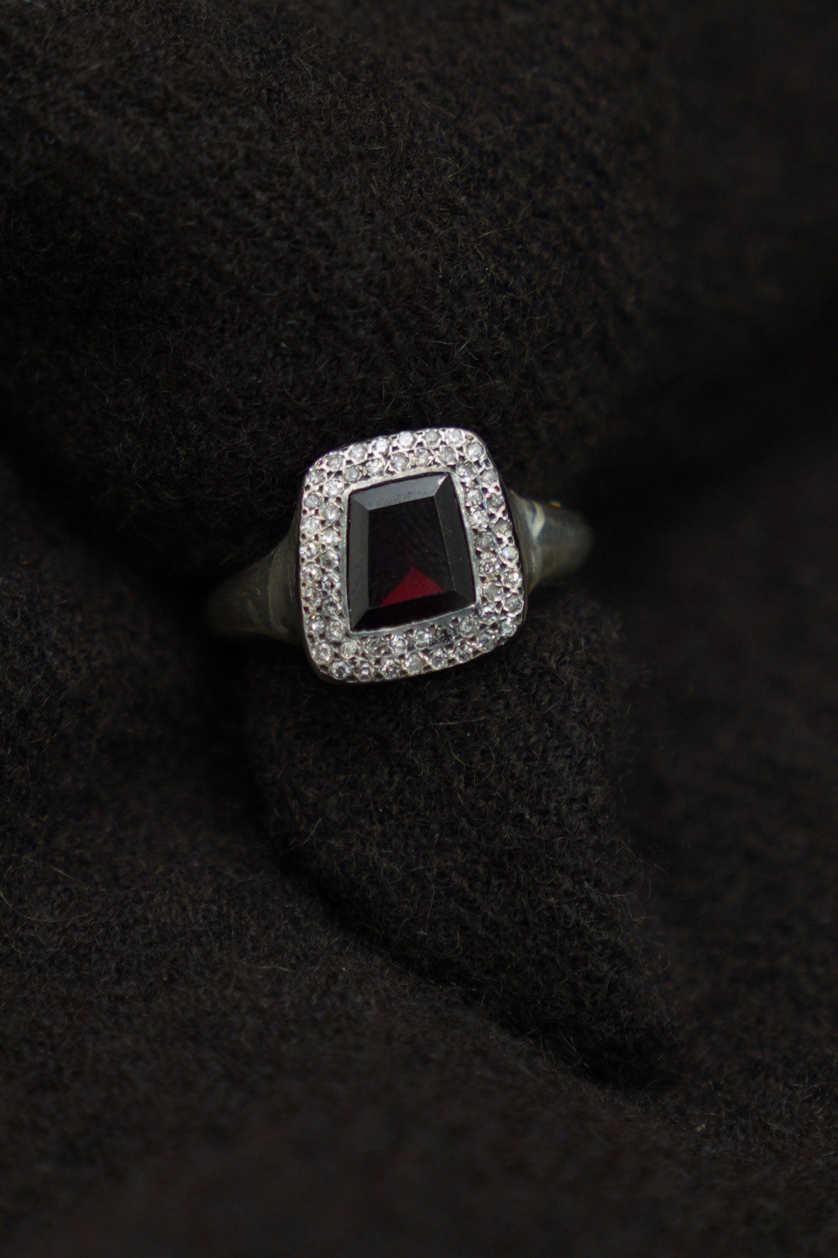 romy ring silver icy grey diamonds garnet