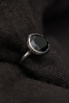 julia 1 ring silver black diamonds spinel