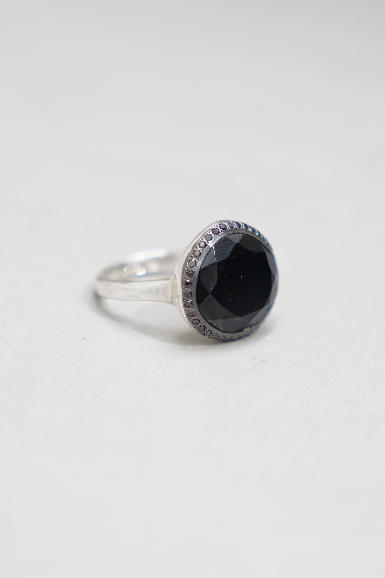 julia 1 ring silver black diamonds spinel