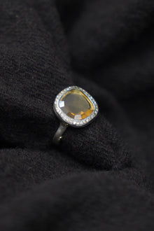 junya v ring silver cognac diamonds honey quartz