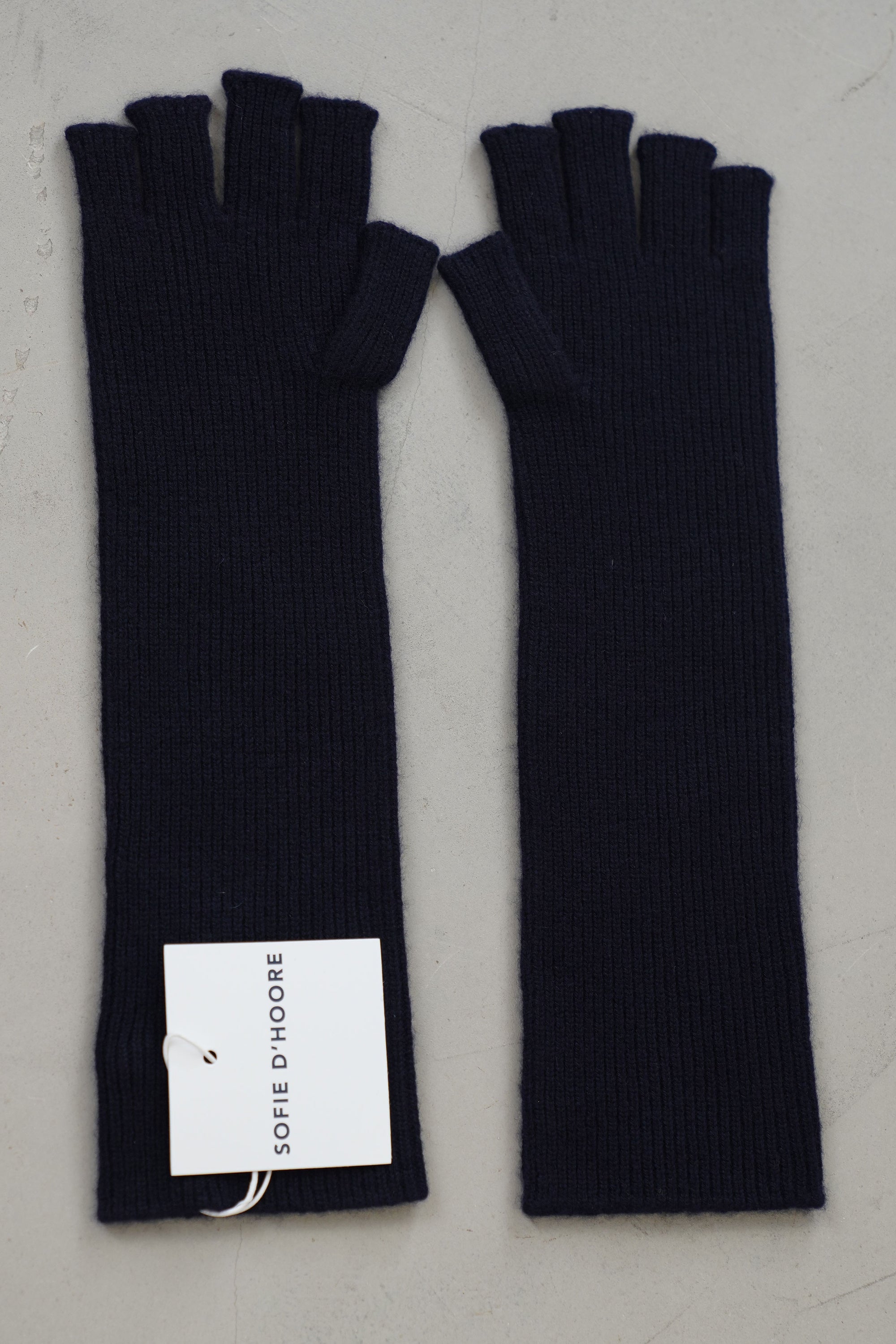 aki fingerless gloves cashmere midnight