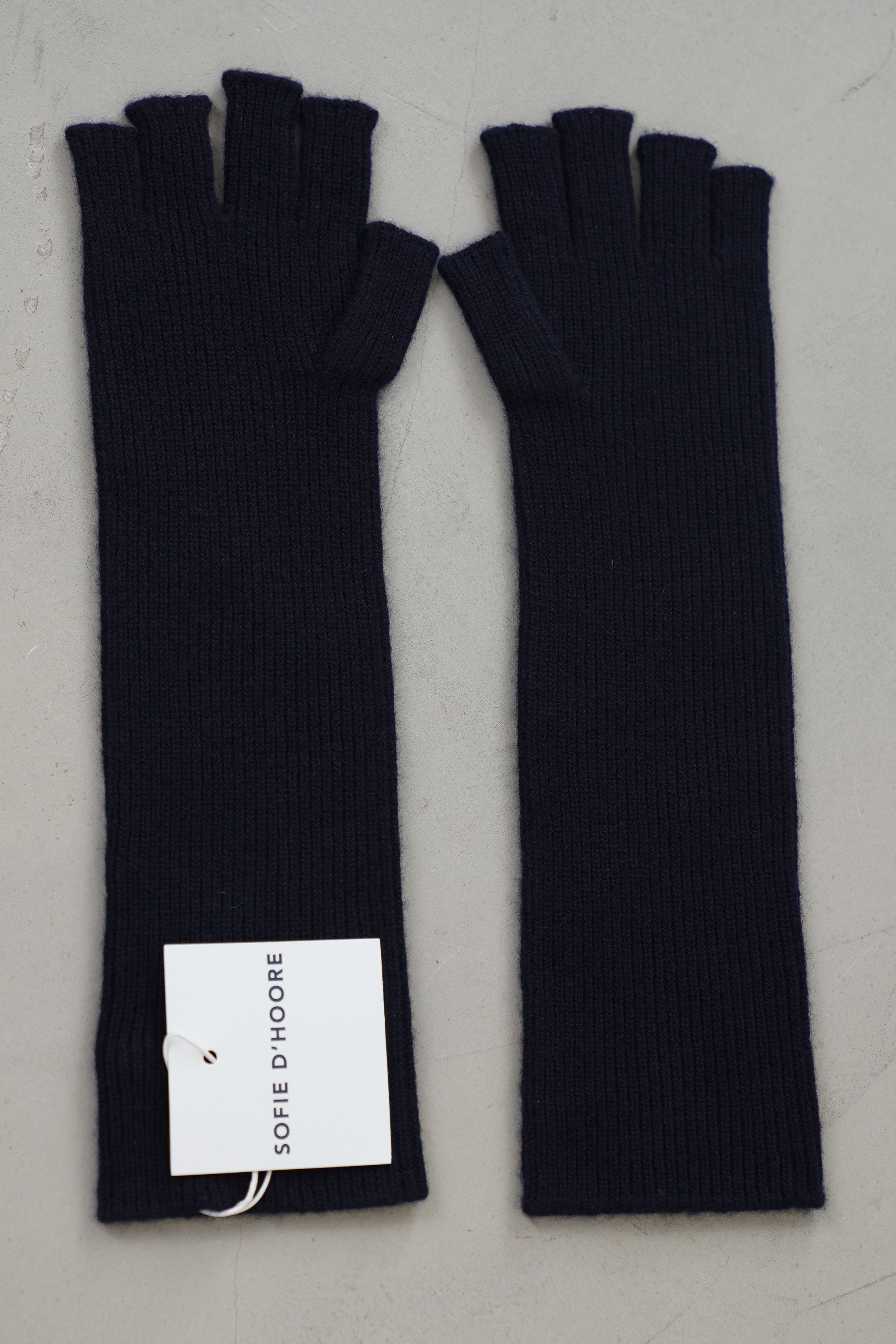 aki fingerless gloves cashmere midnight
