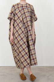 frontview of sofie d'hoore dress daiki check toffee generous and flowy fit