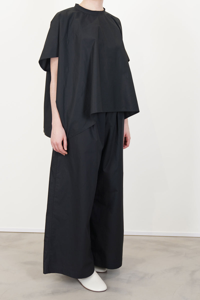 profile view of sofie d'hoore shirt basker black 