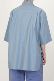back detail view of sofie d'hoore shirt bodhi mercury big pleat detail and elongated back hemline
