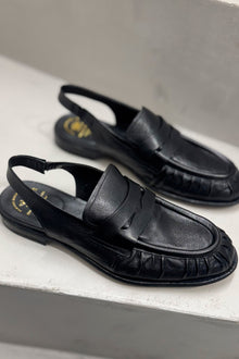 solitude 102 slingback sandals leather black