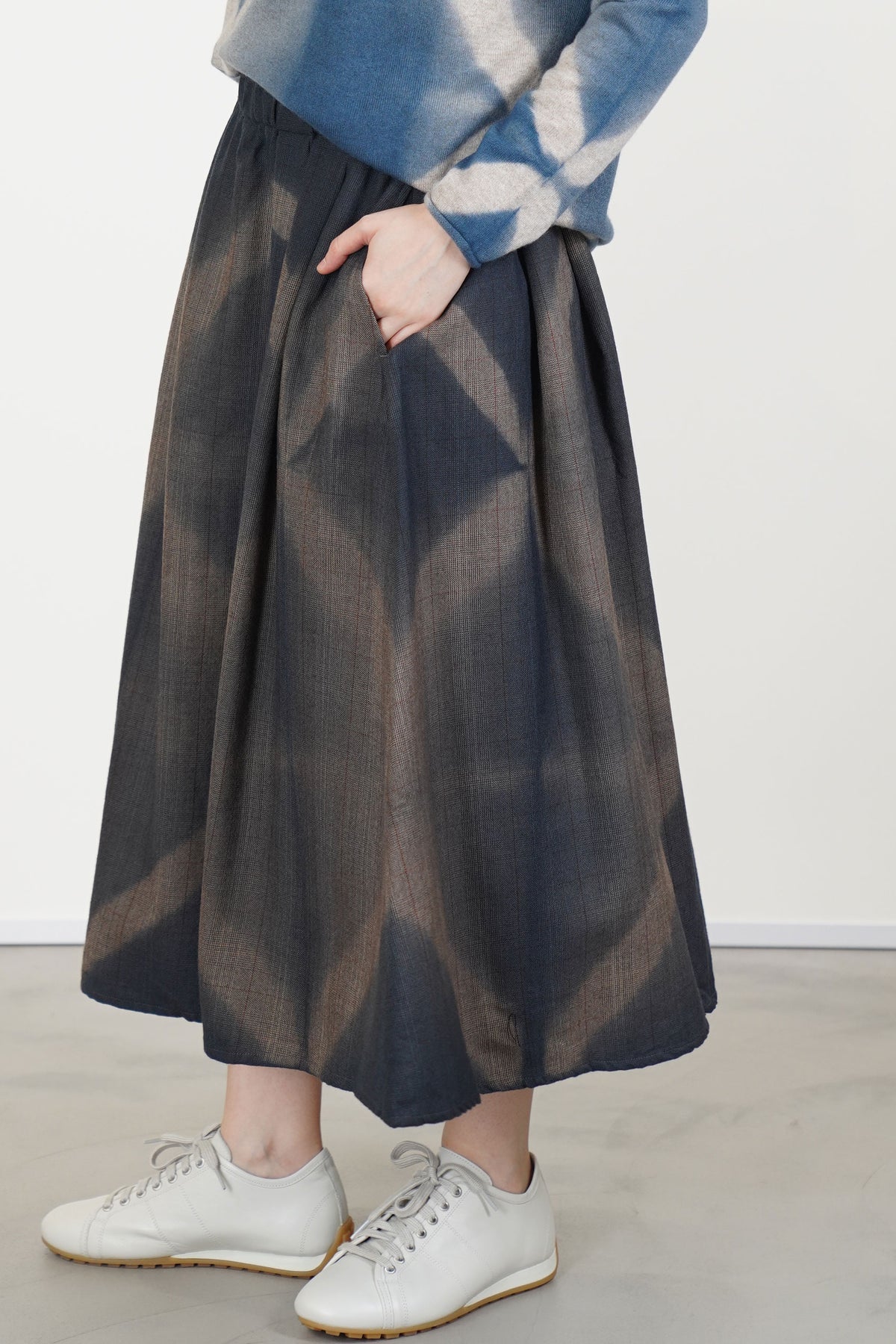 wool glen check pleated skirt dark blue brown