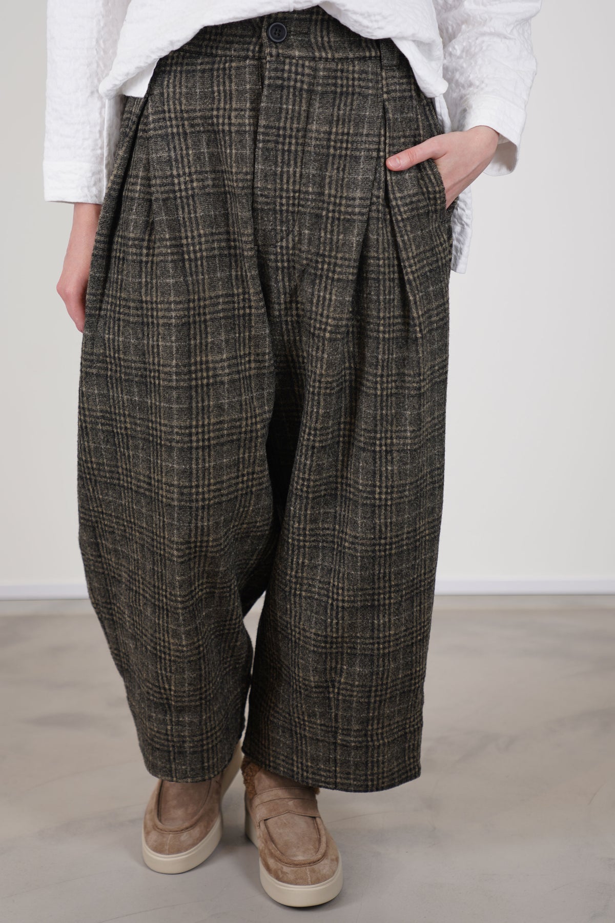 toogood etcher trousers wool cardamom | carrousel the store