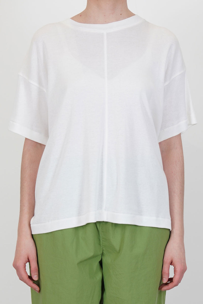 model wearing toogood fencer t-shirt chalk