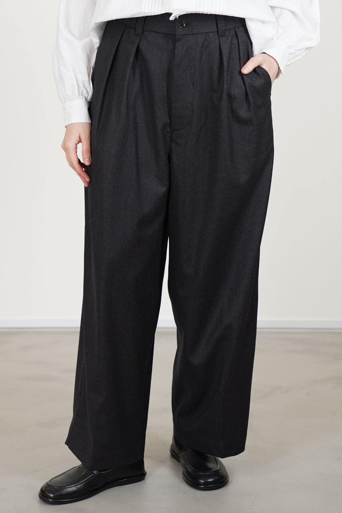 2 in-pleat baggy pants wool heather brown