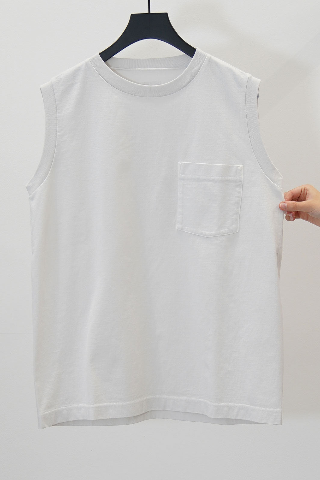 lm42xc12 sleeveless big pocket t-shirt smoke white