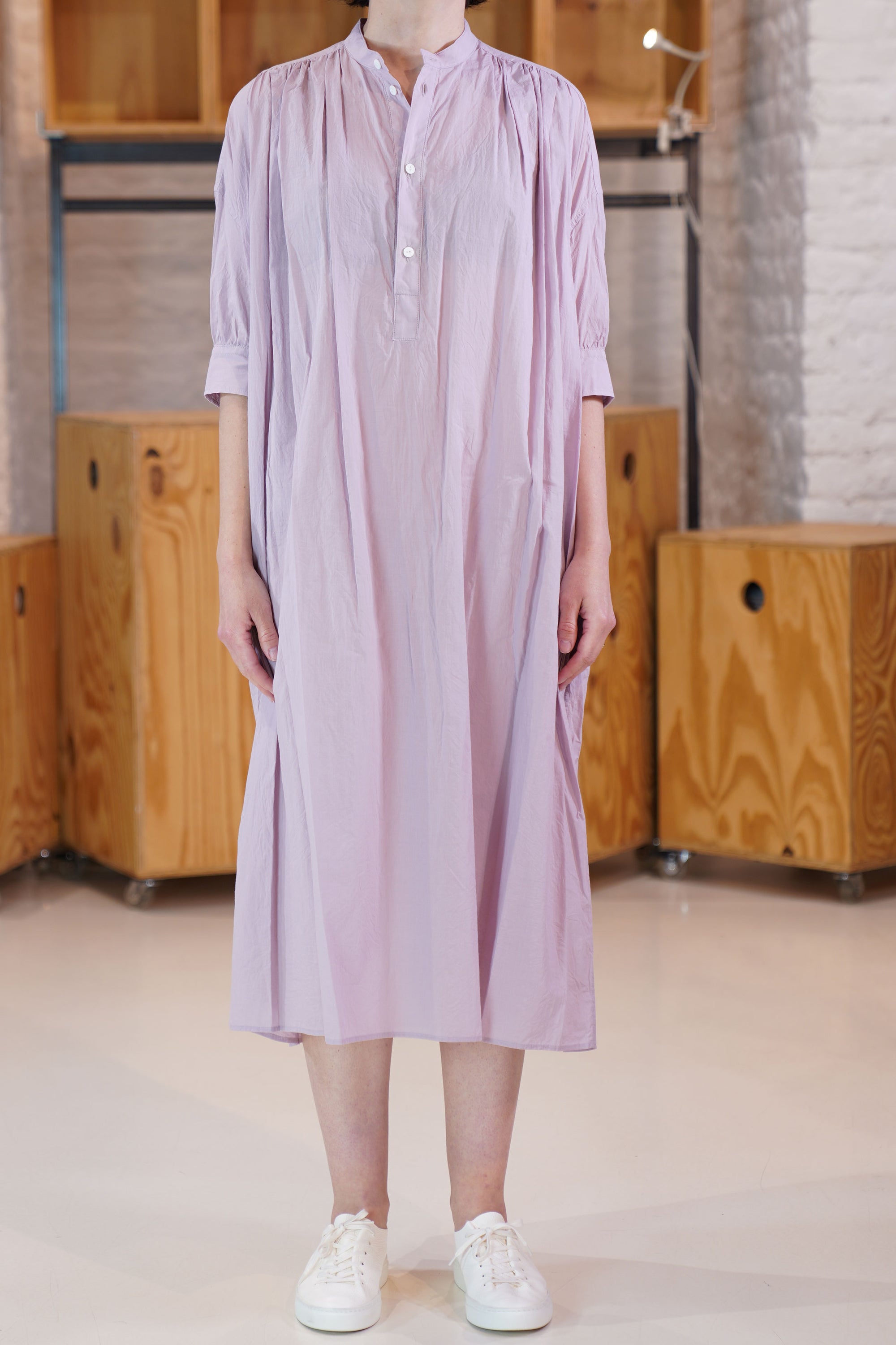mm40vd04 pleated shirt dress grayish pink