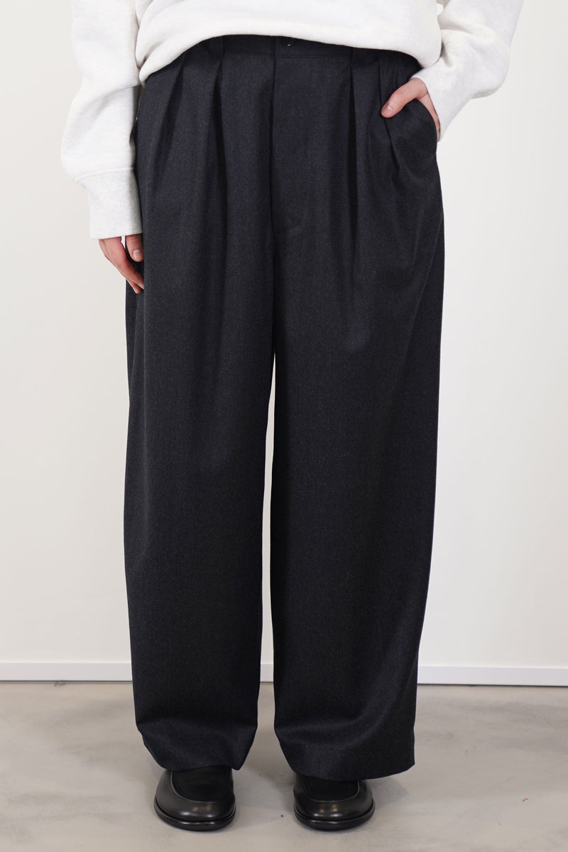 2 in-pleat baggy pants wool charcoal ym43kp03