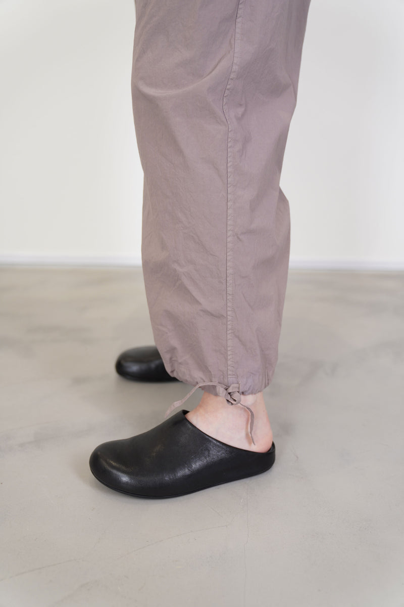 string belt trousers taupe