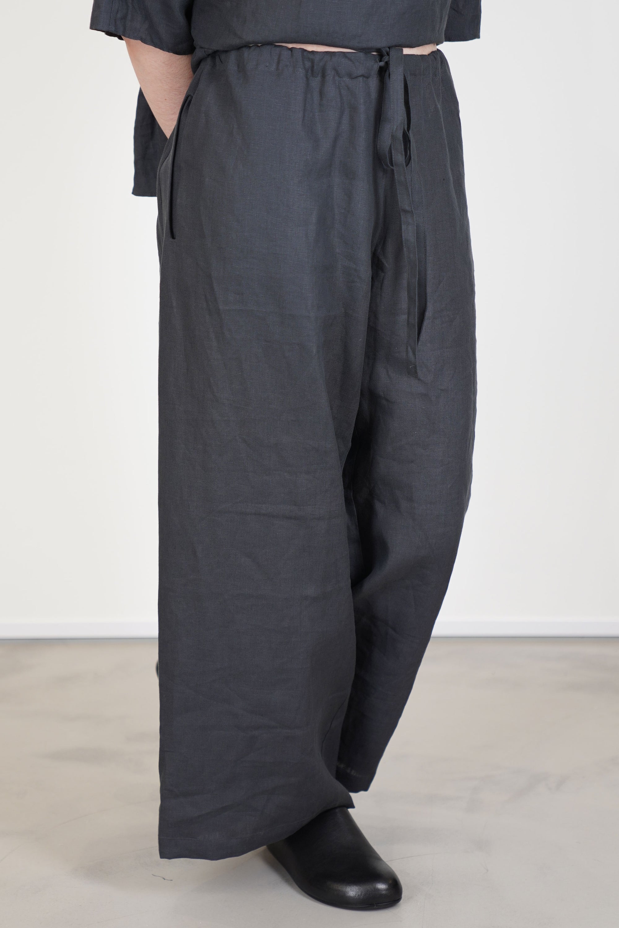 vesper pant linen charcoal