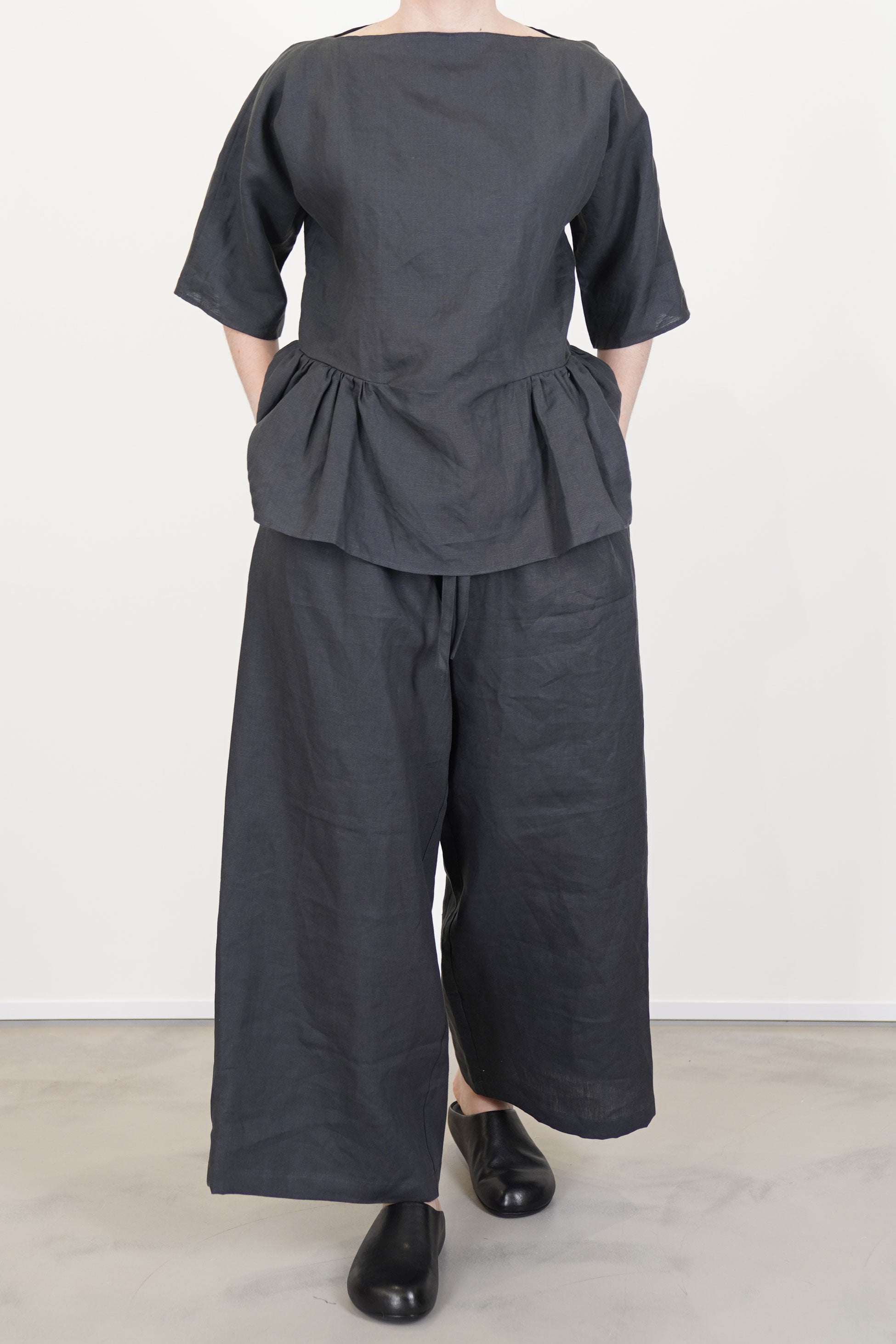 vesper pant linen charcoal
