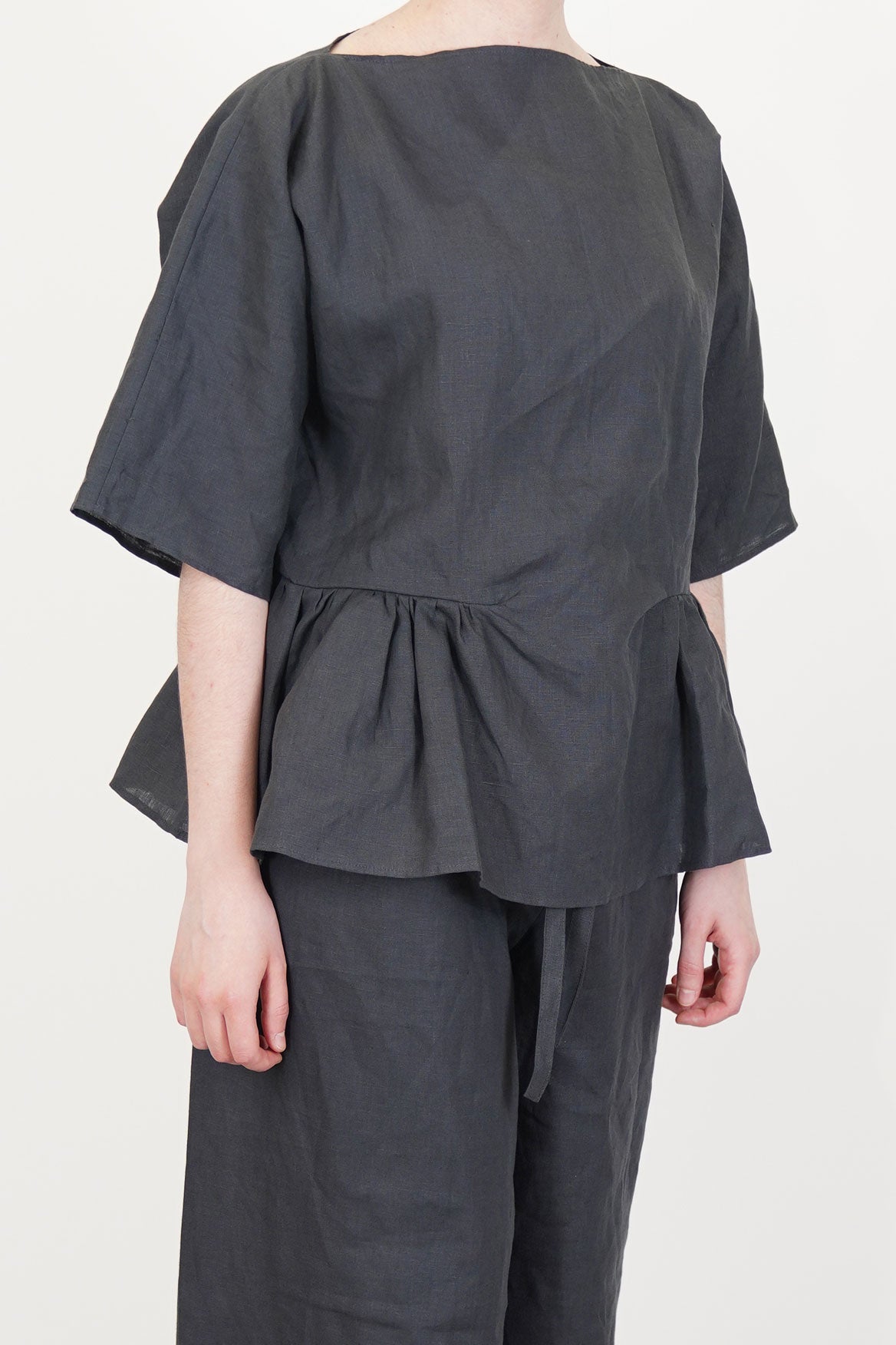 zorba top linen charcoal