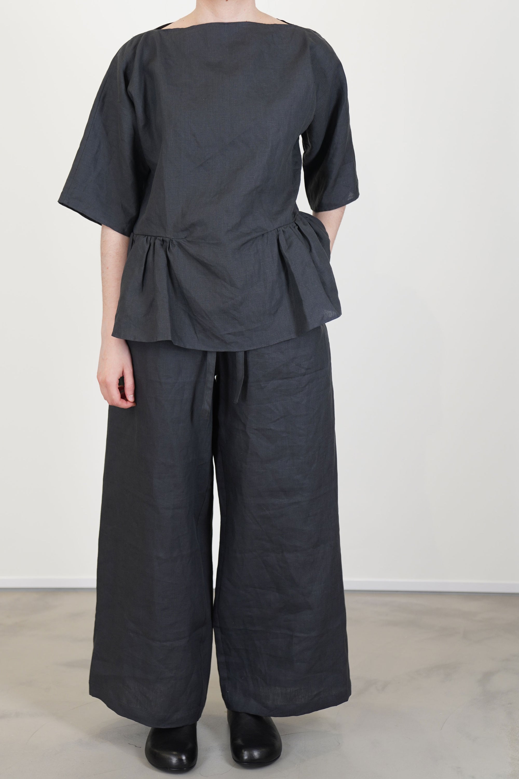 zorba top linen charcoal