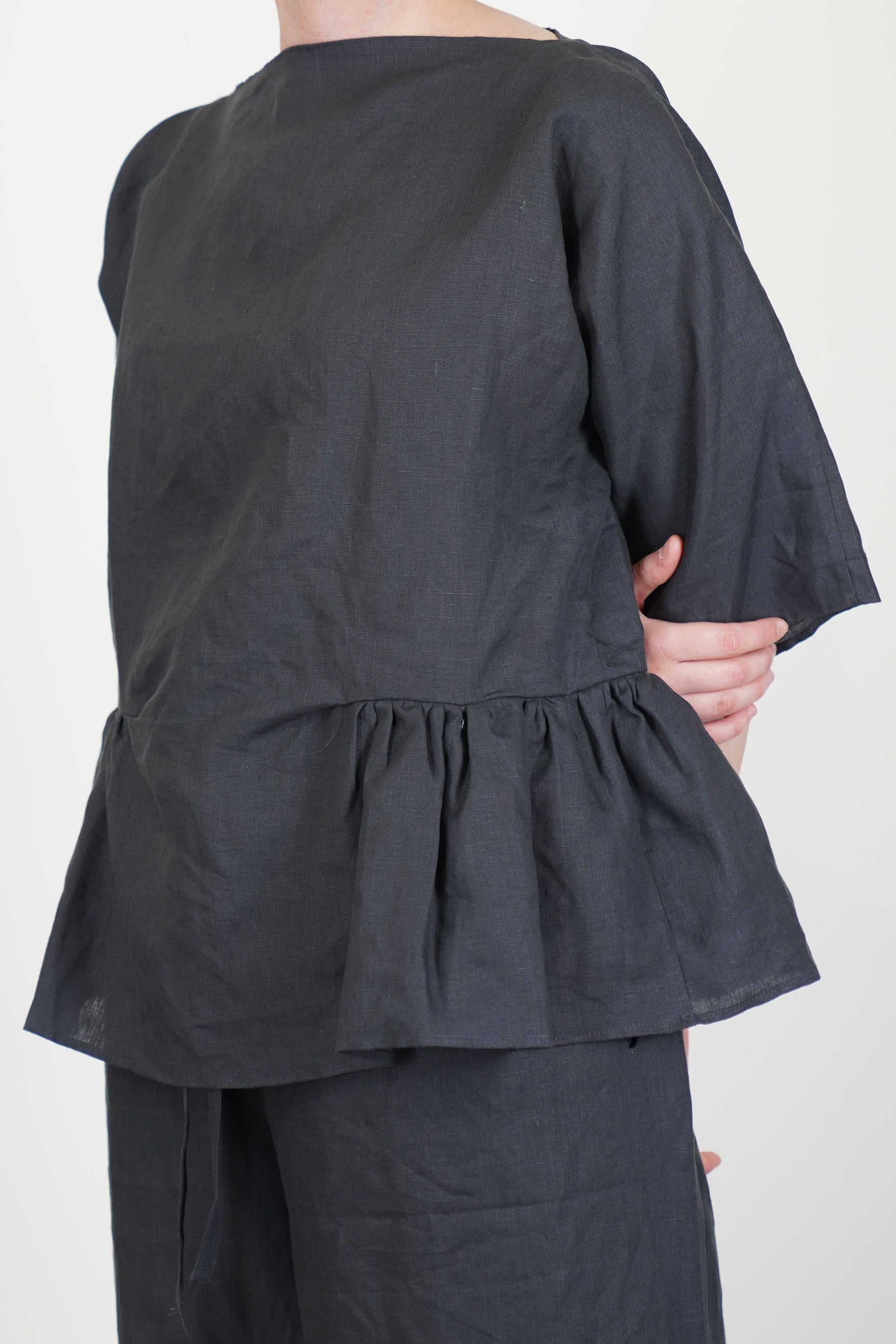 zorba top linen charcoal