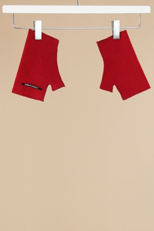 Short Fingerless Gloves Red by Album di Famiglia