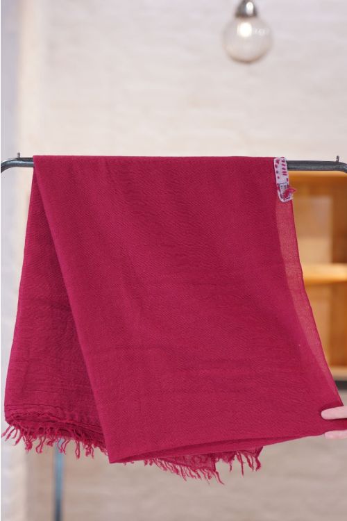 Handwashed Slow Cashmere Scarf Net Berry by Private0204